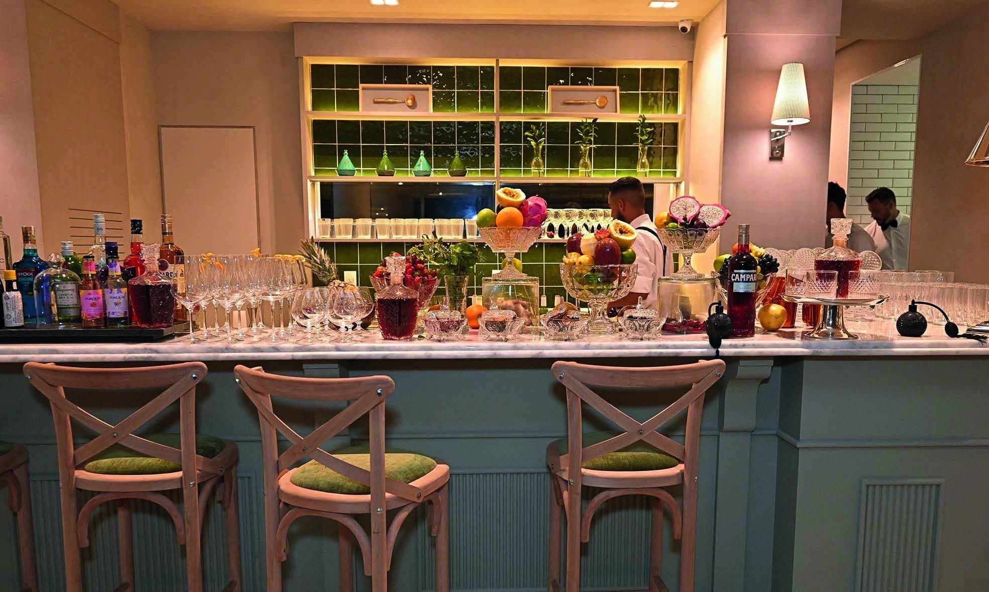 Serviço de bar preparado para evento no NOON